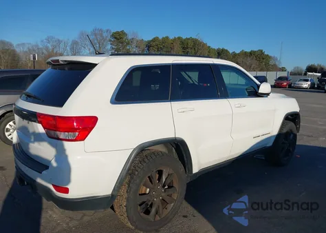 2013 Jeep Grand Cherokee Laredo Altitude z USA, uszkodzony, nr VIN 1C4RJFAT9DC576352